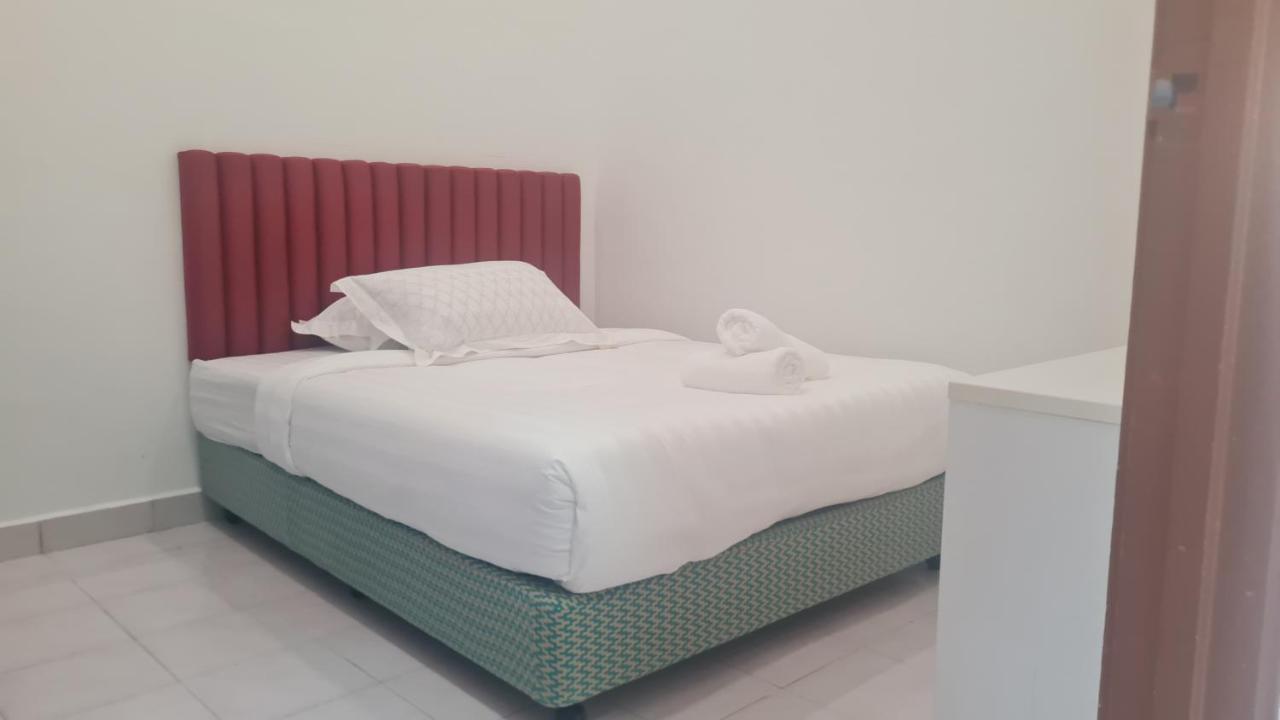 Vila Anjung Klia House 31 With Neflix Banting  Exteriér fotografie